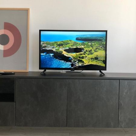 Aparthotel Lake Bukares Bagian luar foto