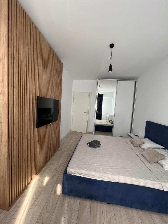 Aparthotel Lake Bukares Bagian luar foto